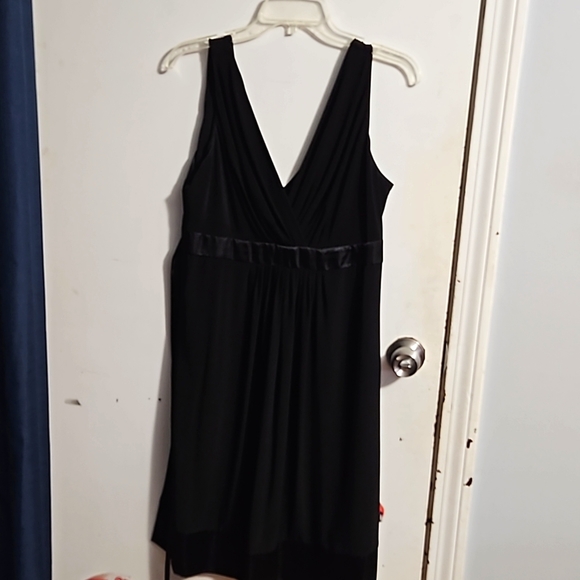 Women's 14 Sleeveless Dress - Picture 2 of 6
